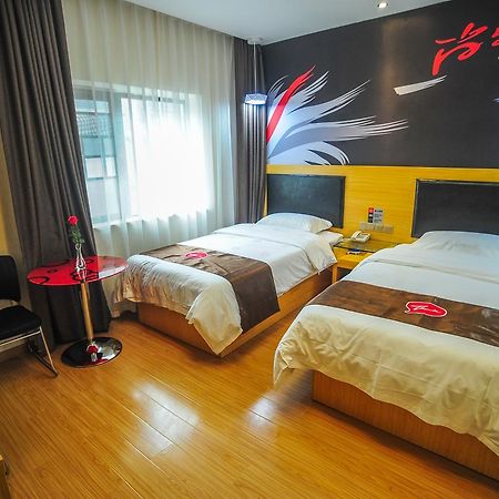 Thank Inn Chain Hotel Hunan Changsha Furong District Railway Station מראה חיצוני תמונה